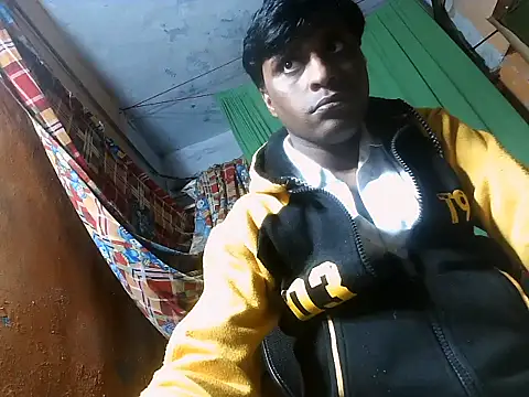 Snapshot of desiboy1101 chatting on February 26, 2025, 1:43 pm desiboy1101 online show from February 26, 2025, 1:43 pm