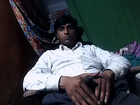 Snapshot of desiboy1101 chatting on March 16, 2025, 1:27 pm desiboy1101 online show from March 16, 2025, 1:27 pm