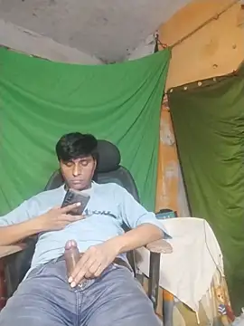 Snapshot of desiboy1101 chatting on November 27, 2025, 1:33 pm desiboy1101 online show from November 27, 2025, 1:33 pm