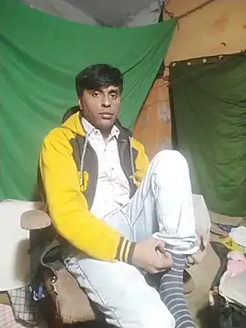 Snapshot of desiboy1101 chatting on December 2, 2025, 2:08 pm desiboy1101 online show from December 2, 2025, 2:08 pm