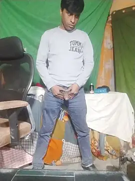 Snapshot of desiboy1101 chatting on November 26, 2025, 2:28 pm desiboy1101 online show from November 26, 2025, 2:28 pm