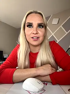 Snapshot of MIA-XXX chatting on October 15, 2025, 11:29 am MIA-XXX online show from October 15, 2025, 11:29 am