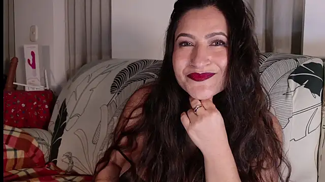 DeesseLuxure online show from February 26, 2026, 6:46 am