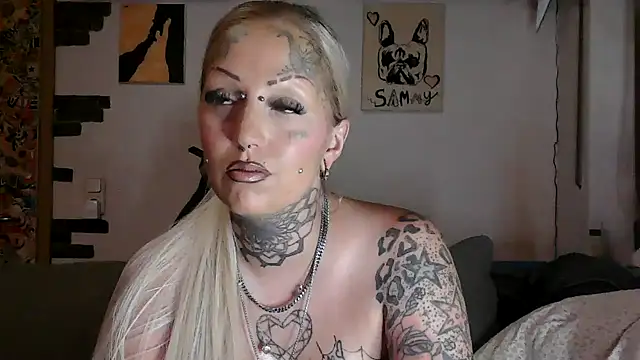 RoxxyInk online show from July 20, 2026, 11:51 pm