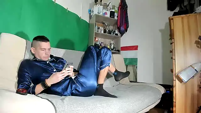 viraglaci18xh online show from November 19, 2025, 6:02 am