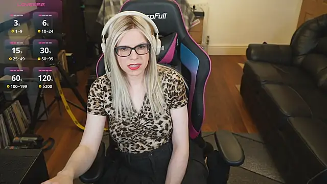 Snapshot of KelseyCobalt chatting on September 27, 2025, 9:32 pm KelseyCobalt online show from September 27, 2025, 9:32 pm