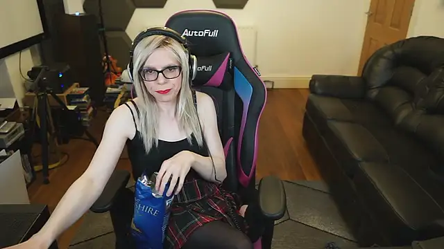 Snapshot of KelseyCobalt chatting on February 13, 2025, 11:58 pm KelseyCobalt online show from February 13, 2025, 11:58 pm