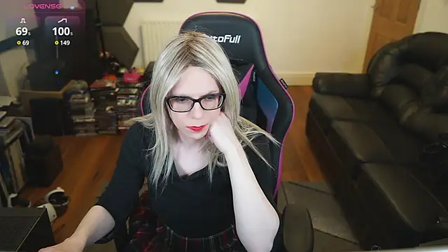 Snapshot of KelseyCobalt chatting on March 19, 2025, 8:54 pm KelseyCobalt online show from March 19, 2025, 8:54 pm