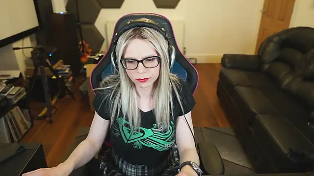 Snapshot of KelseyCobalt chatting on February 6, 2025, 1:27 am KelseyCobalt online show from February 6, 2025, 1:27 am