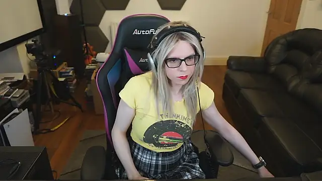 Snapshot of KelseyCobalt chatting on February 12, 2025, 12:27 am KelseyCobalt online show from February 12, 2025, 12:27 am