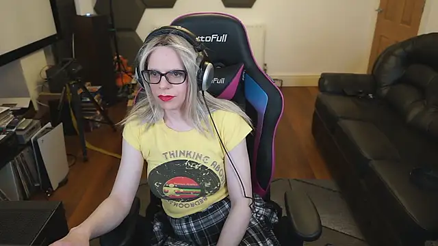 Snapshot of KelseyCobalt chatting on February 24, 2025, 9:52 pm KelseyCobalt online show from February 24, 2025, 9:52 pm