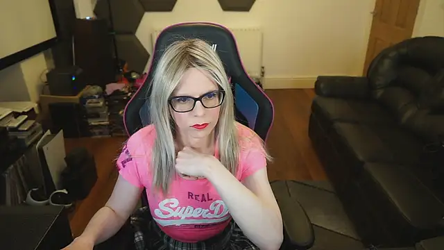 Snapshot of KelseyCobalt chatting on March 17, 2025, 9:35 pm KelseyCobalt online show from March 17, 2025, 9:35 pm