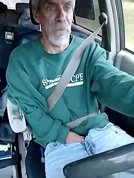 Snapshot of Biknight chatting on October 25, 2025, 10:32 pm Biknight online show from October 25, 2025, 10:32 pm