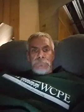 Snapshot of Biknight chatting on December 3, 2025, 2:34 am Biknight online show from December 3, 2025, 2:34 am