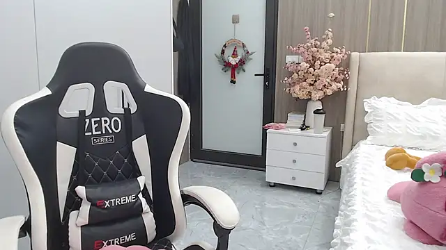 Snapshot of Hanako_love chatting on December 18, 2025, 3:38 pm Hanako love online show from December 18, 2025, 3:38 pm