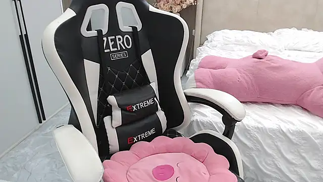 Snapshot of Hanako_love chatting on January 10, 2026, 2:45 pm Hanako love online show from January 10, 2026, 2:45 pm