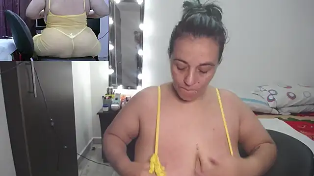 Snapshot of zoe_hotxxx chatting on November 1, 2025, 2:44 pm zoe hotxxx online show from November 1, 2025, 2:44 pm