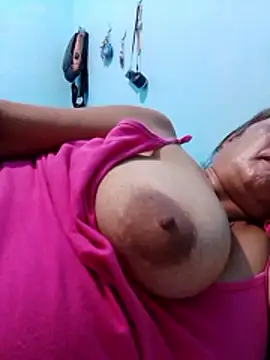 sexylizzy4u online show from April 2, 2026, 8:37 pm