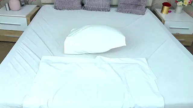 Snapshot of MatureVivian chatting on March 7, 2025, 7:41 am MatureVivian online show from March 7, 2025, 7:41 am