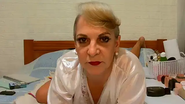 Snapshot of awild_kitten chatting on February 28, 2025, 9:15 am awild kitten online show from February 28, 2025, 9:15 am
