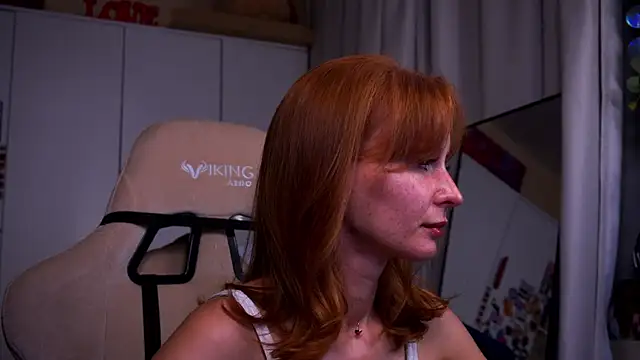 Snapshot of Liuba_Fox chatting on July 31, 2026, 7:33 pm Liuba Fox online show from July 31, 2026, 7:33 pm