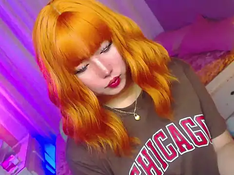 HOTnWILDalice online show from April 19, 2026, 1:06 am