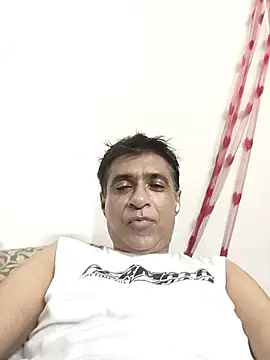 Snapshot of iamkahn_44 chatting on May 21, 2026, 3:20 pm iamkahn 44 online show from May 21, 2026, 3:20 pm