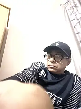 iamkahn 44 online show from January 13, 2026, 8:02 pm