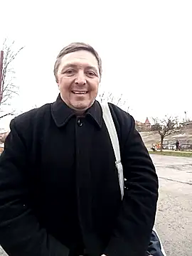 Snapshot of Pokaz2020 chatting on December 15, 2025, 12:44 pm Pokaz2020 online show from December 15, 2025, 12:44 pm