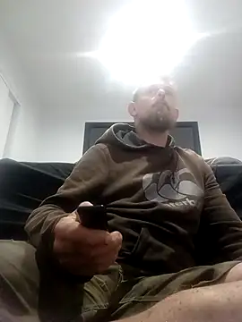 Snapshot of Skody31 chatting on November 10, 2025, 4:12 pm Skody31 online show from November 10, 2025, 4:12 pm