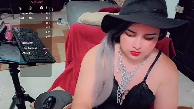 camyl93 online show from April 27, 2026, 10:19 pm