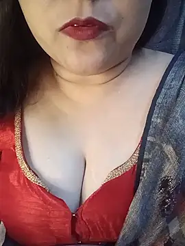 Snapshot of naughtymadam chatting on May 20, 2026, 6:32 am naughtymadam online show from May 20, 2026, 6:32 am