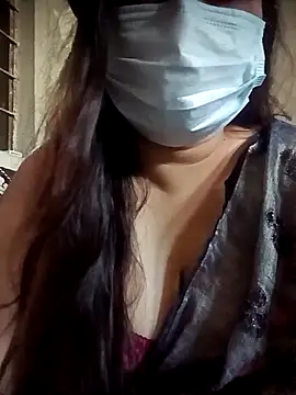 naughtymadam online show from April 13, 2026, 4:38 am