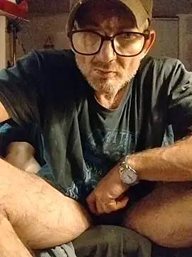 ROBERT0516 online show from November 12, 2025, 5:00 am