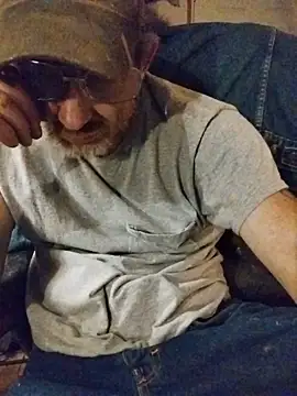 ROBERT0516 online show from April 19, 2026, 4:46 am