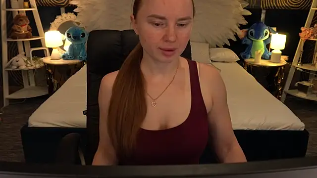 Snapshot of MiaRedFox chatting on November 15, 2025, 1:15 pm MiaRedFox online show from November 15, 2025, 1:15 pm