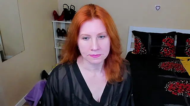 FoxySophia online show from April 26, 2026, 2:42 am