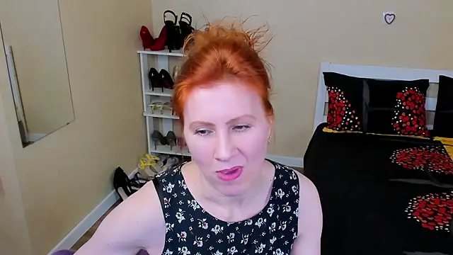 FoxySophia online show from April 25, 2026, 12:08 pm