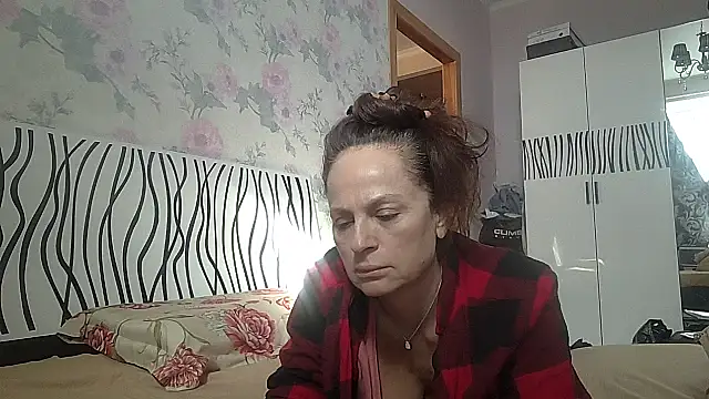 Snapshot of LindaStarS chatting on October 15, 2025, 11:29 am LindaStarS online show from October 15, 2025, 11:29 am