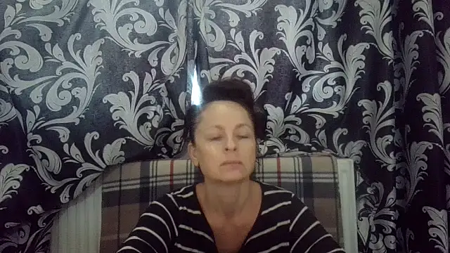 Snapshot of LindaStarS chatting on October 19, 2025, 7:33 am LindaStarS online show from October 19, 2025, 7:33 am