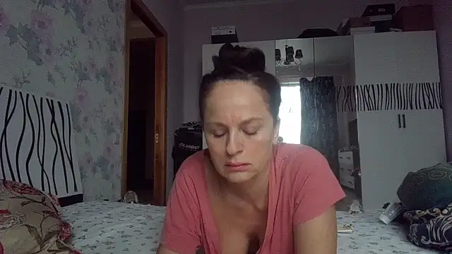 Snapshot of LindaStarS chatting on November 28, 2025, 12:38 pm LindaStarS online show from November 28, 2025, 12:38 pm