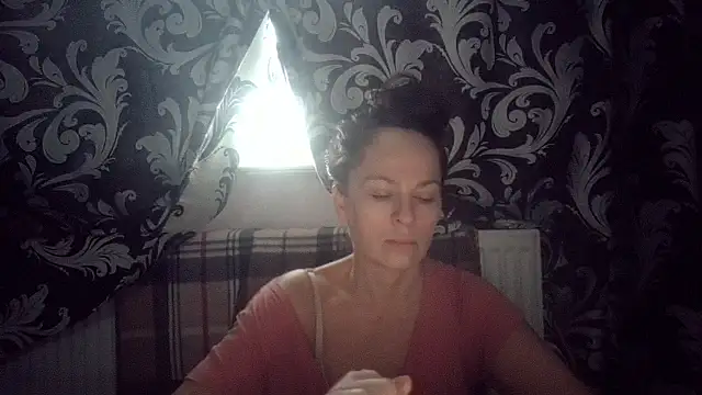 Snapshot of LindaStarS chatting on November 30, 2025, 7:31 am LindaStarS online show from November 30, 2025, 7:31 am