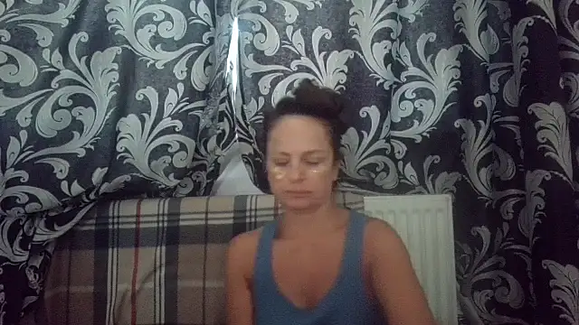 Snapshot of LindaStarS chatting on September 27, 2025, 6:41 am LindaStarS online show from September 27, 2025, 6:41 am