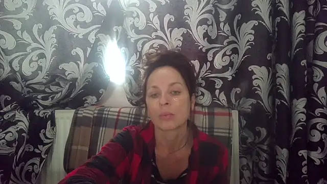 Snapshot of LindaStarS chatting on October 26, 2025, 8:37 am LindaStarS online show from October 26, 2025, 8:37 am