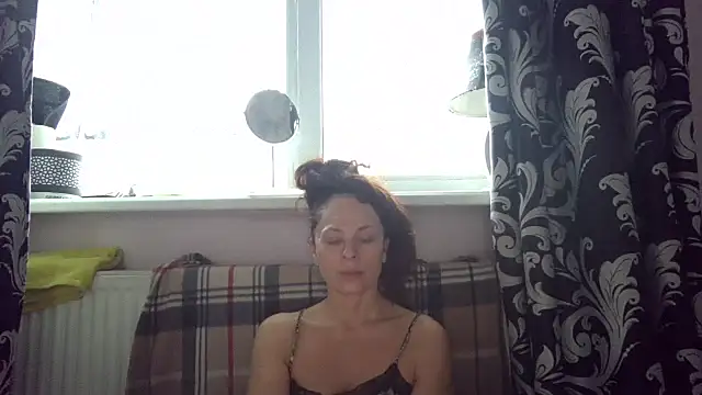 LindaStarS online show from February 25, 2026, 5:51 am