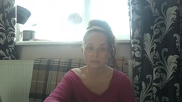 LindaStarS online show from April 14, 2026, 5:12 am