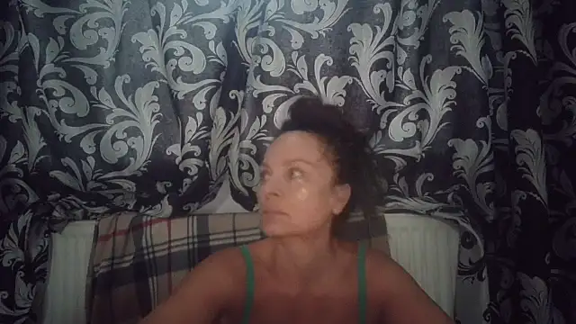 Snapshot of LindaStarS chatting on September 23, 2025, 4:30 am LindaStarS online show from September 23, 2025, 4:30 am