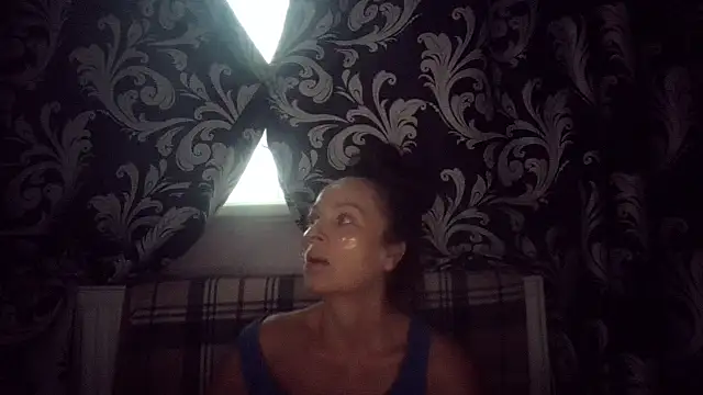 Snapshot of LindaStarS chatting on September 30, 2025, 4:40 am LindaStarS online show from September 30, 2025, 4:40 am