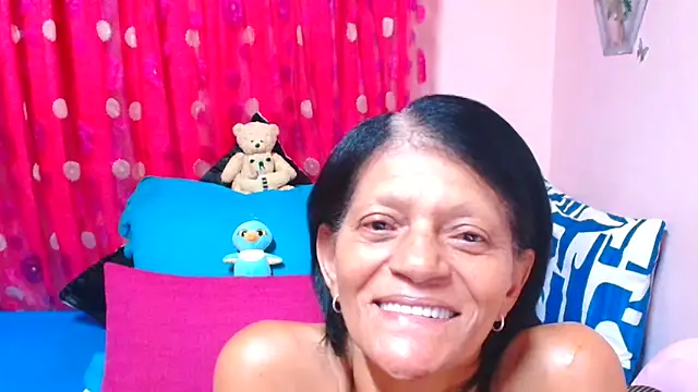 SLUTTYROXY online show from April 4, 2026, 4:35 pm