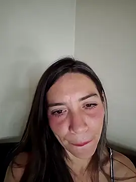 loveuu-bae online show from May 15, 2026, 7:06 am
